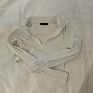 white crop top with color and cute v neck!it is a dress me up dress me down top!